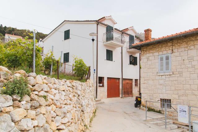 Pina Hvar